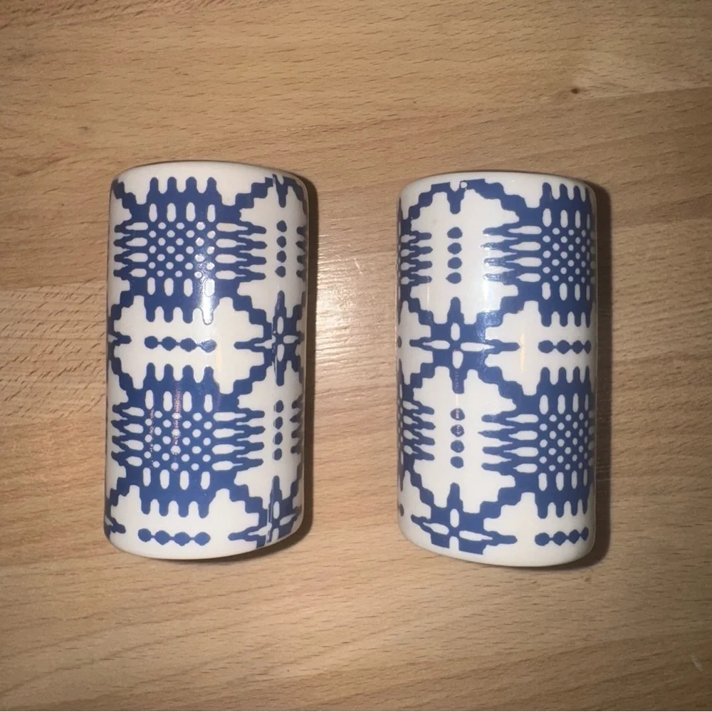 Blue and White Patterned Ceramic Salt and Pepper‎ Shakers